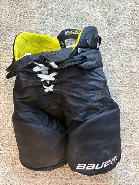 Black Youth Large Bauer Supreme Ultrasonic Hockey Pants (Used)