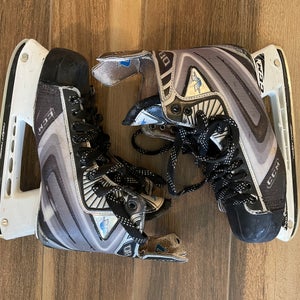 CCM Vector 08 Hockey Skates Regular Width, Size 7.5 (Used)
