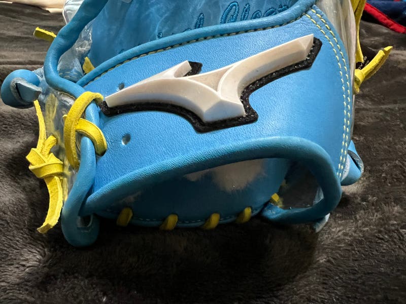 のん 2024 Right Hand Throw Infield Mizuno Baseball Glove 11.5