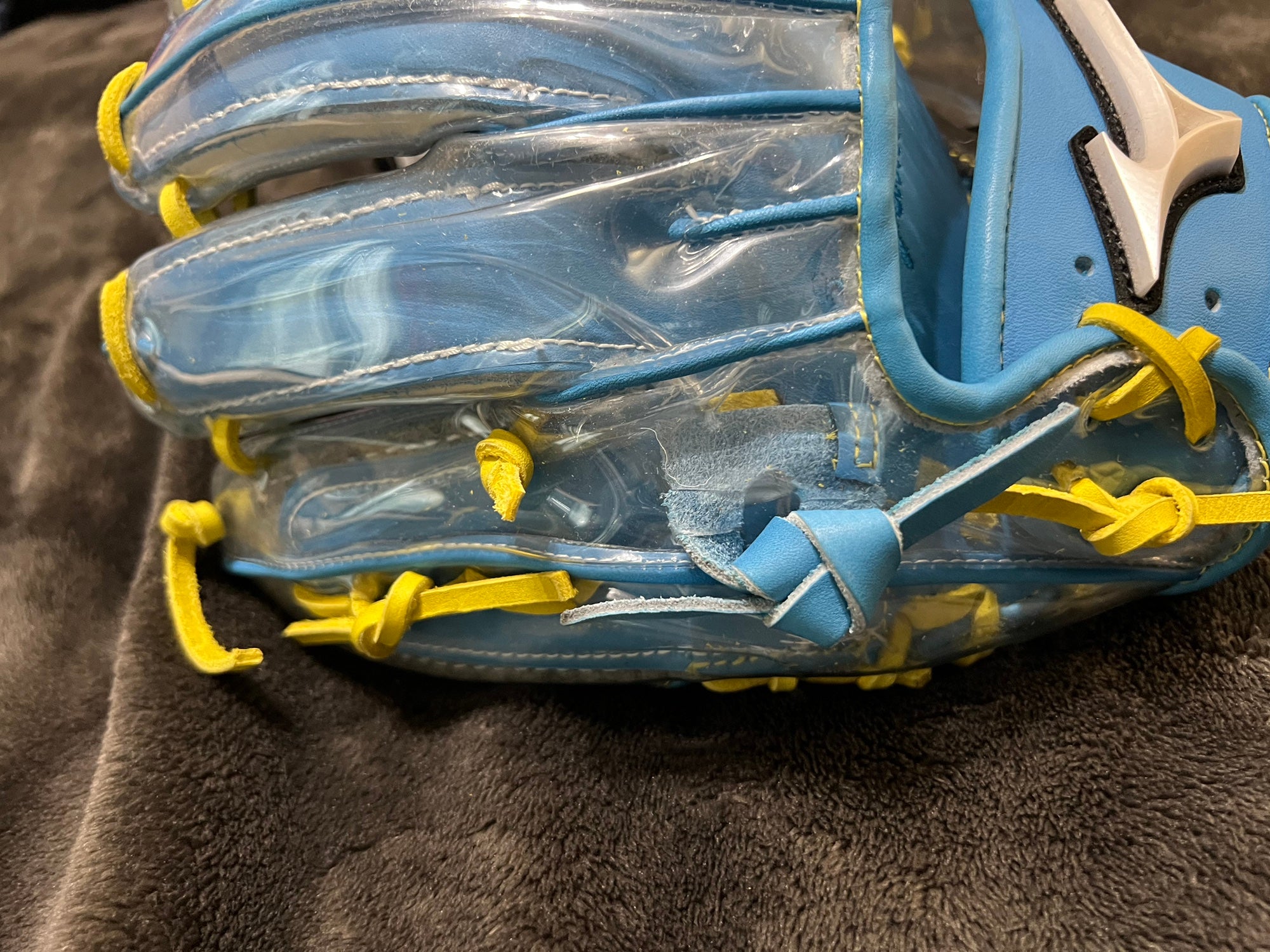 2024 Right Hand Throw Infield Mizuno Baseball Glove 11.5