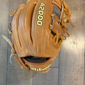 READ DESC Wilson Right Hand Throw Infield A2000 Baseball Glove 11.5" (Used)