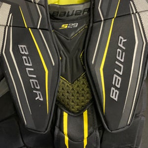 Large  Bauer Supreme s29 Goalie Chest Protector  (Used)