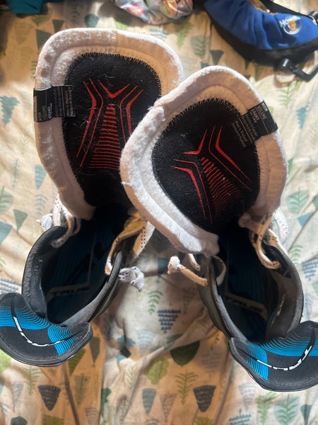 2019 True TF9 Hockey Skates Wide Width   7 (Used)