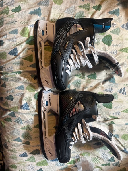 2019 True TF9 Hockey Skates Wide Width   7 (Used)