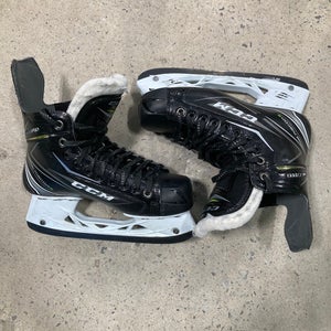 CCM RibCor MaxxPro Hockey Skates Extra Wide Width Intermediate Size 5 (Used)