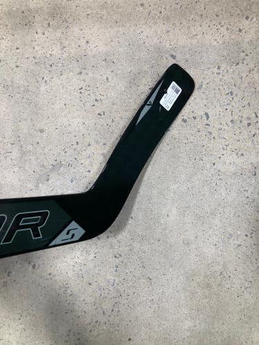 Senior Bauer M5 pro Goalie Stick Regular (Used)