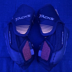 CCM 7092 elbow pads