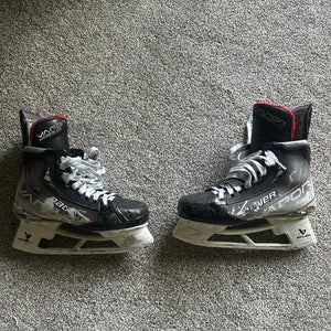Bauer Vapor Hyperlite Hockey Skates   Size 6.5 (Used)
