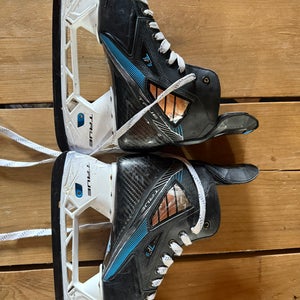 True TF9 hockey skates
