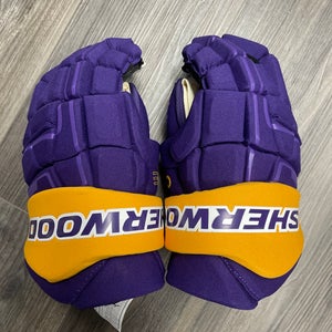 14" Sherwood Los Angeles Kings Reverse Retro Gloves