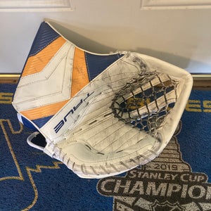 St. Louis Blues Joel Hofer True PX5 Glove 590 Break Game Ready Palm