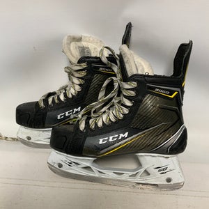 CCM (Used) Intermediate 6 Hockey Skates