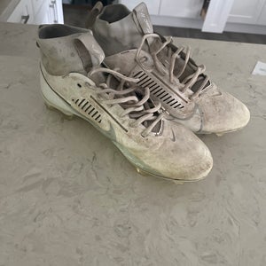 White Unisex Size M 10.0 (W 11.0) Adult Nike Mid Top Vapor Turf Cleats (Used)