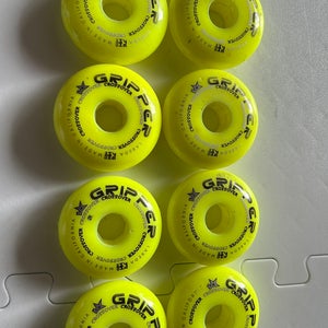 Set Of 8 76MM & 72MM Labeda Gripper Indoor/Outdoor roller hockey wheels brand new