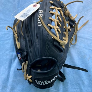 Black Wilson A950 Right Hand Throw Outfield Baseball Glove 11.75" (Used)