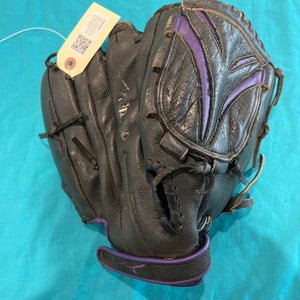 Black Mizuno Finch Right Hand Throw Pitcher's Softball Glove 12" (Used)