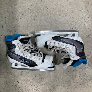 Intermediate Bauer Reactor 5000 Hockey Goalie Skates Regular Width Size 5.5 (Used)