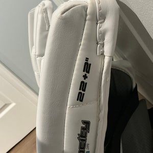 22"  2022 Vaughn Velocity VE8 Goalie Leg Pads (New)