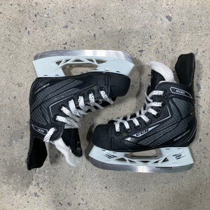 Youth CCM RibCor Hockey Skates Regular Width 10 (Used)