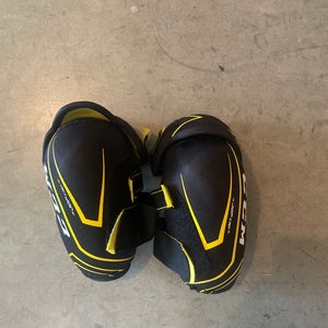 Small Senior CCM Tacks 3092 Elbow Pads (Used)