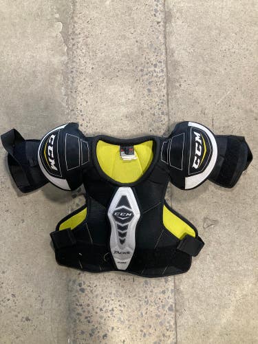 Junior Large CCM Tacks 2052 Shoulder Pads