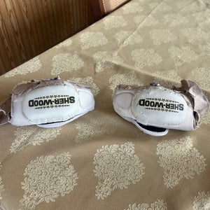 Medium Junior Sher-Wood 5030 Elbow Pads (Used)