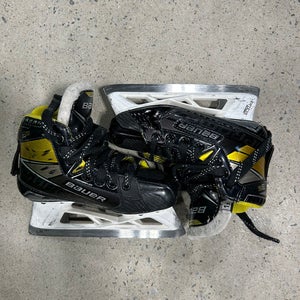 Junior Bauer Supreme 3S Hockey Goalie Skates Regular Width Size 1.5 (Used)
