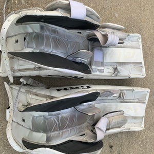 28"  CCM Extreme Flex E5.5 Goalie Leg Pads (Used)