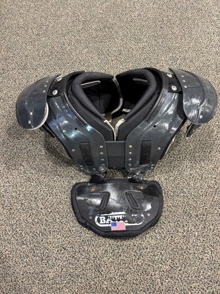 Douglas Legacy DD Shoulder Pads + Battle Backplate | Adult Small