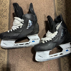 True Hockey Skates 8 (New)