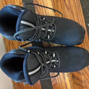Classic Size 7.5 Rossignol Cross Country Ski Boots (Used)