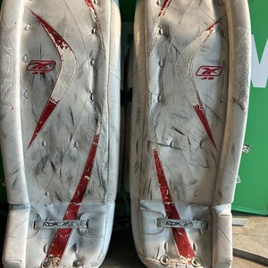 White 29" Junior Reebok 6K Goalie Leg Pads (Used)