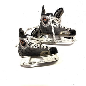 Used CCM VECTOR 6.5 Intermediate Hockey Skate Intermediate 4.0 11860-S000291557