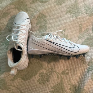 White Men's Size M 12.5 (W 13.5) Adult Nike Mid Top Huarache Molded Cleats (New)