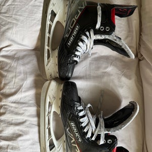Bauer Vapor X3 Hockey Skates Fit 1 Size 8 (Used)