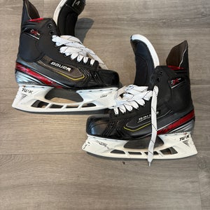 Lightly Worn Bauer Vapor 2X Pro Hockey Skates Regular Width Pro Stock 8 3/8 (Used)