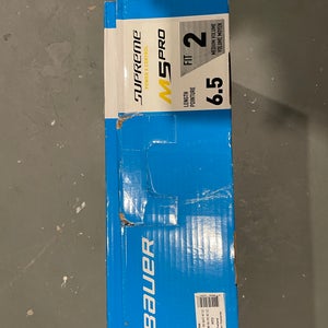 Bauer Supreme M5 Pro Hockey Skates Regular Width   Size 6.5 (Used)