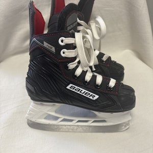 Junior Size 10 Bauer NS Ice Hockey Skates.
