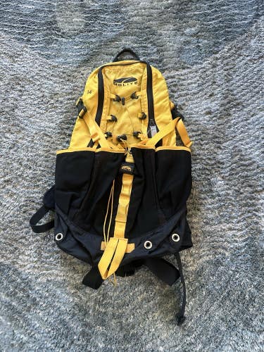 Golite 24 Pack Backpack Bag Rucksack Size MD Yellow Go Lite