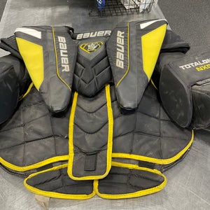 Medium Bauer Supreme  Goalie Chest Protector (Used)