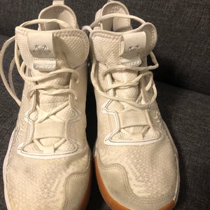 White Unisex Size M 9.0 (W 10.0) Adult New Balance Mid Top Freeze 3.0 Trainers (Used)