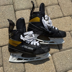 Bauer Supreme Ultra Sonic Hockey Skates Size 7 (Used)