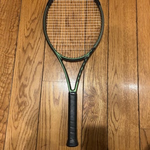 Wilson Blade 100L Tennis Racquet (barely used, like new condition)