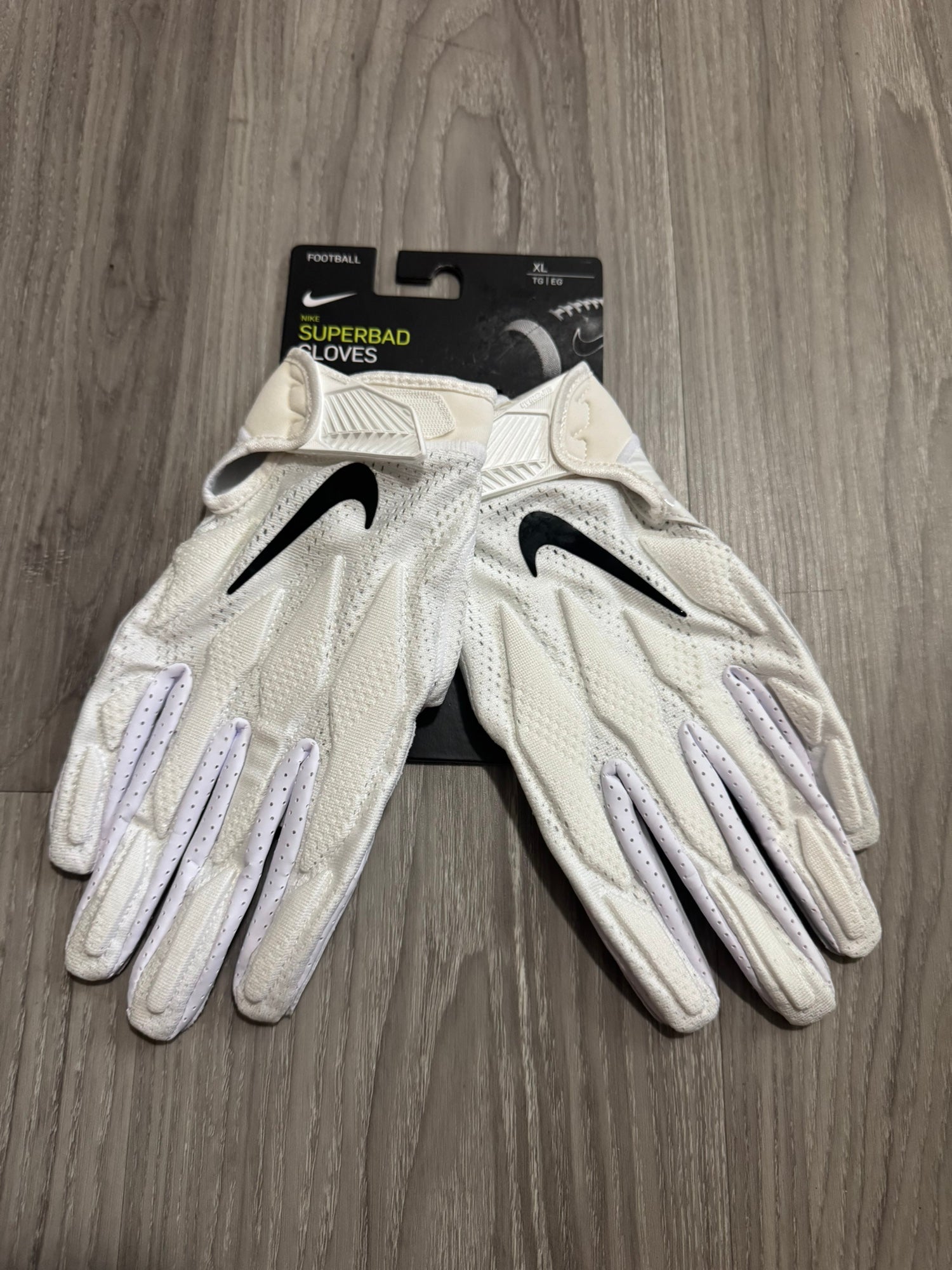 Nike Superbad Gloves L ホワイト　アメフト Amazon.co.jp: Nike Superbad 6.0 Football Gloves (White