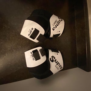 Medium Senior CCM M-EP10 Elbow Pads Pro Stock (Used)