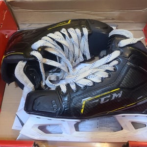 CCM Super Tacks 9370 Hockey Goalie Skates Regular Width 10 (Used)