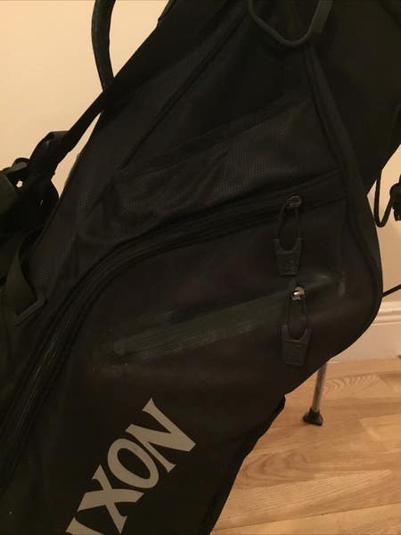 Srixon Stand Black Golf Bag w/ 4-way Dividers & Rain Cover