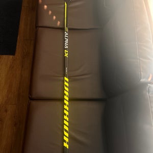 LIKE NEW: Senior Warrior Alpha LX 40 Grip Right Handed Hockey Stick (Used)
