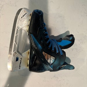 Used True Regular Width Size 5 TF7 Hockey Skates