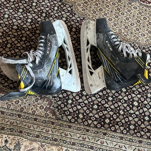 2017 CCM 1062 Super Tacks Hockey Skates Regular Width  11.5 (Used)